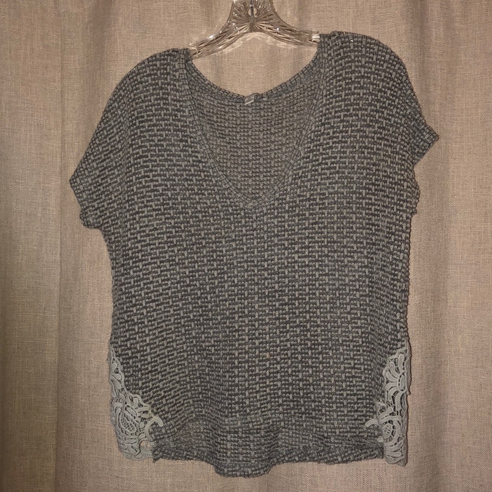 Cap sleeve loose knit sweater